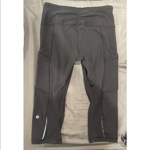 Lululemon outrun crop